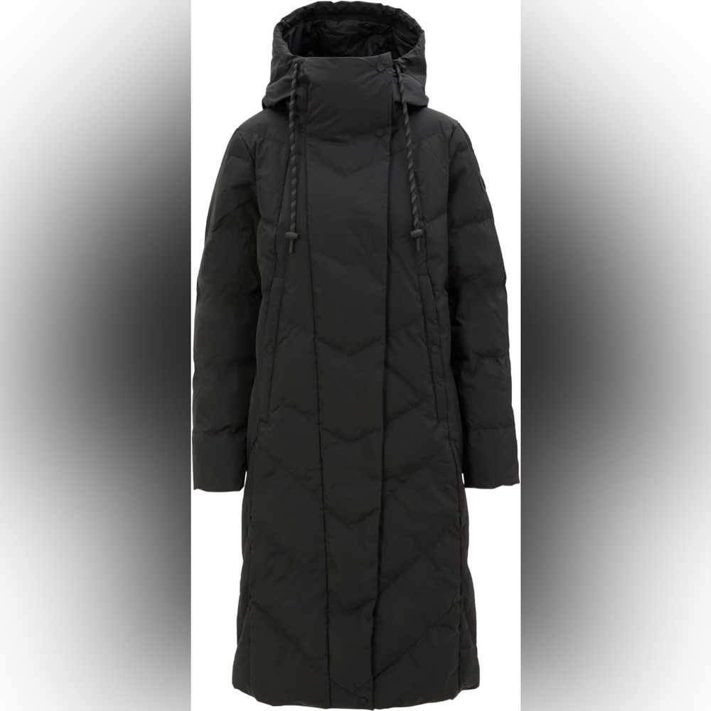 Lolë City Chic vegan down winter coat